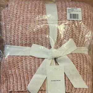 Nordstrom Blush Pink Luxurious Soft Chenille Knit Throw Blanket 50x 60::NWT::